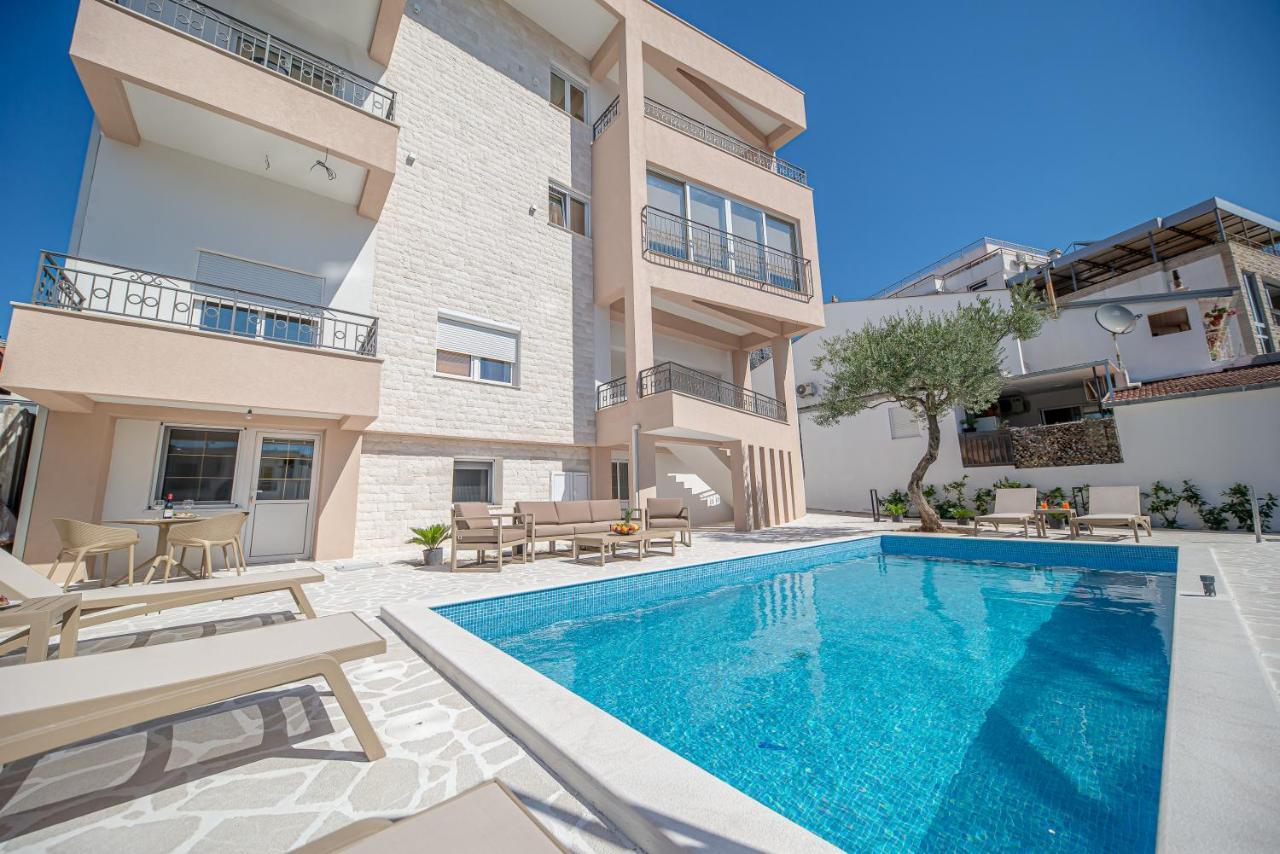 N&N Lux Guest House บาร์ ภายนอก รูปภาพ