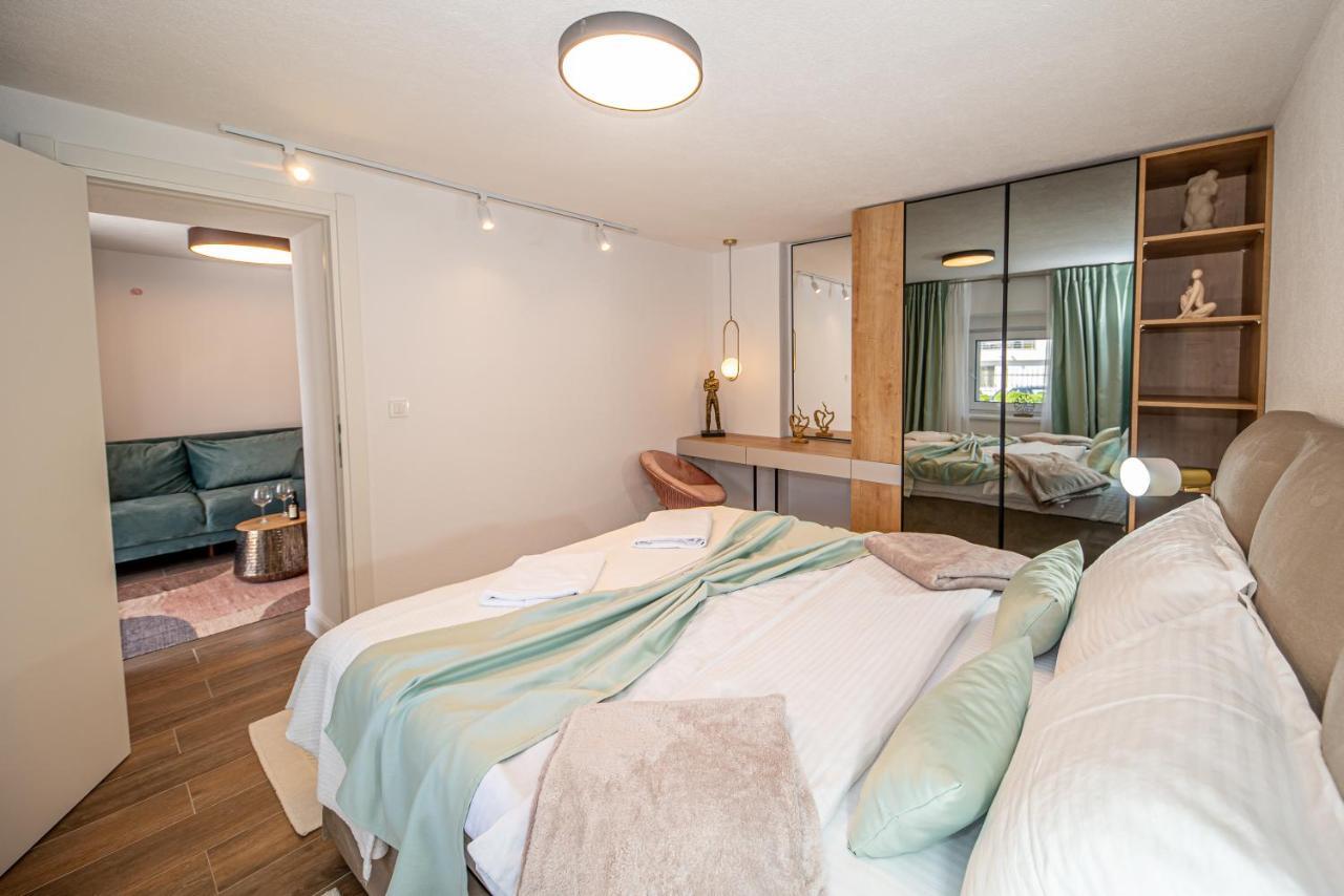 N&N Lux Guest House บาร์ ภายนอก รูปภาพ