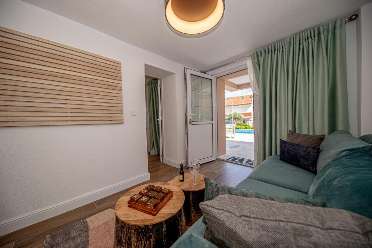 N&N Lux Guest House บาร์ ภายนอก รูปภาพ