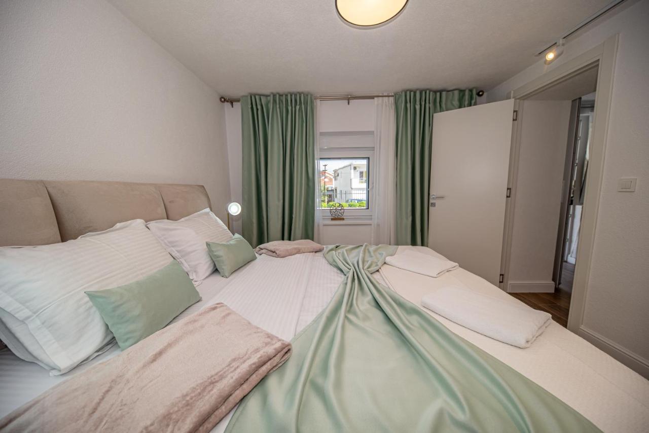 N&N Lux Guest House บาร์ ภายนอก รูปภาพ