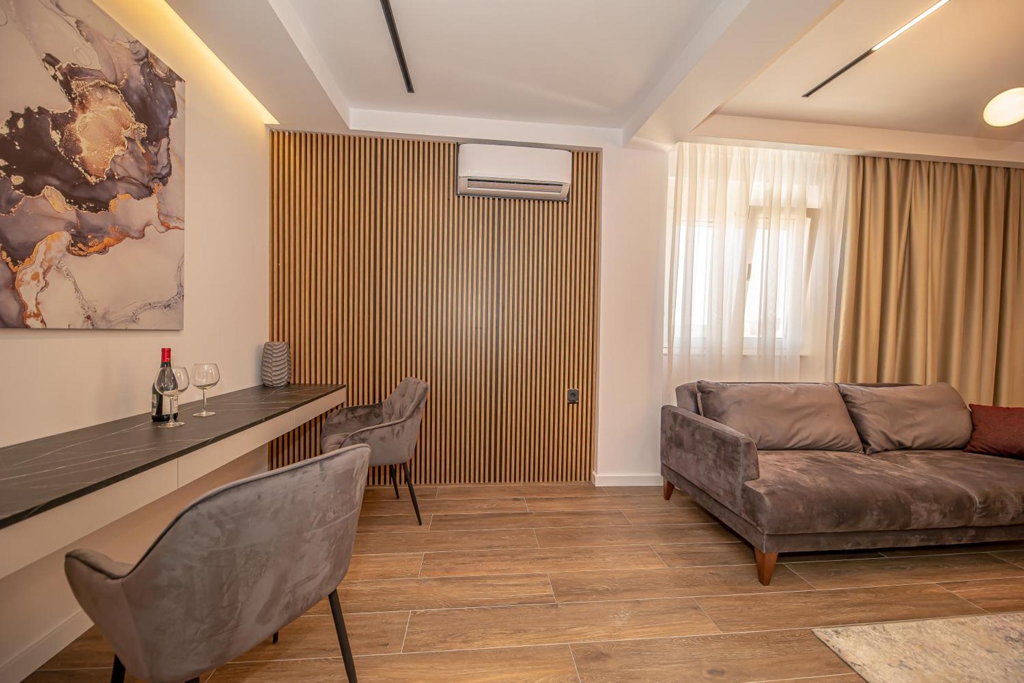 N&N Lux Guest House บาร์ ภายนอก รูปภาพ