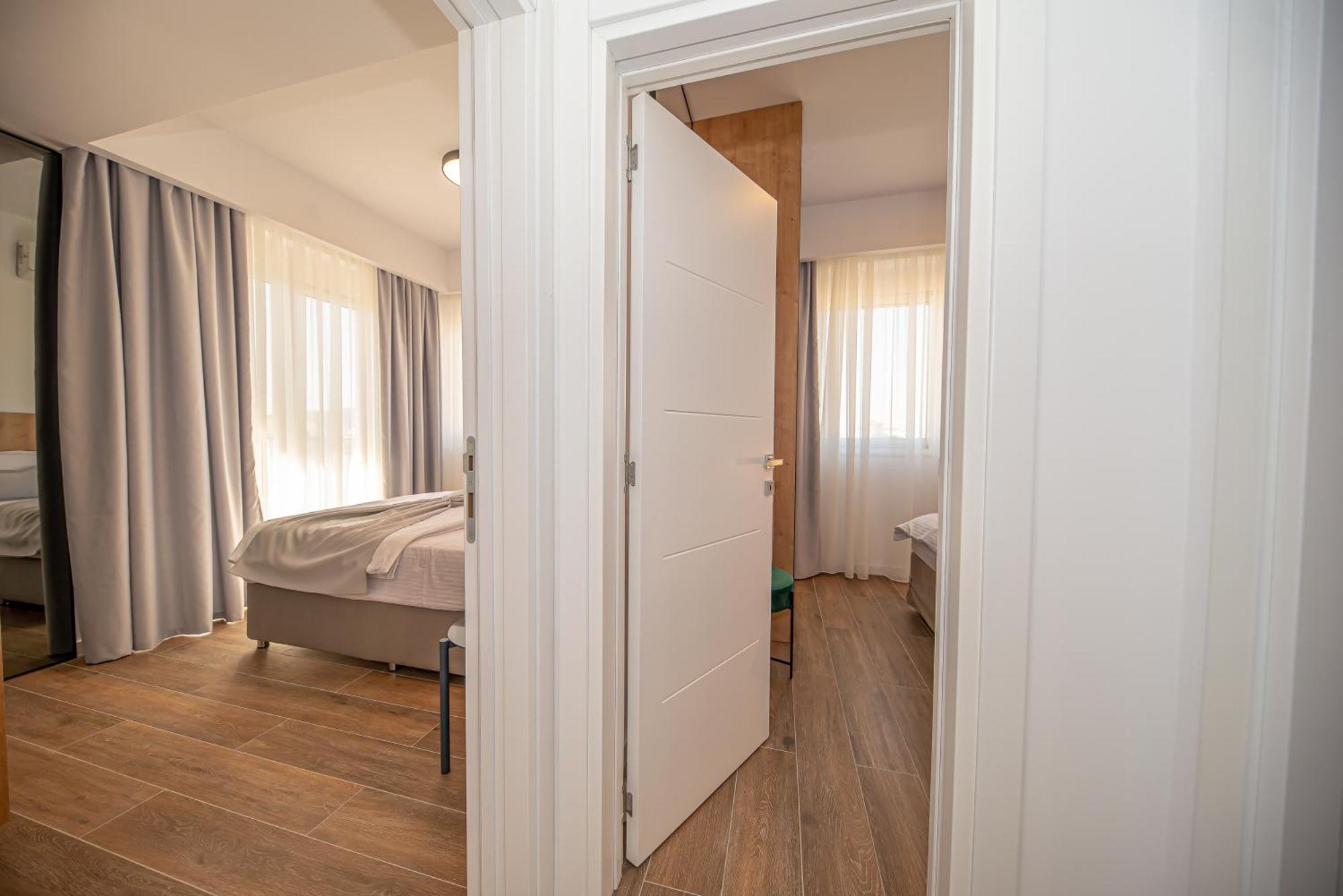 N&N Lux Guest House บาร์ ภายนอก รูปภาพ