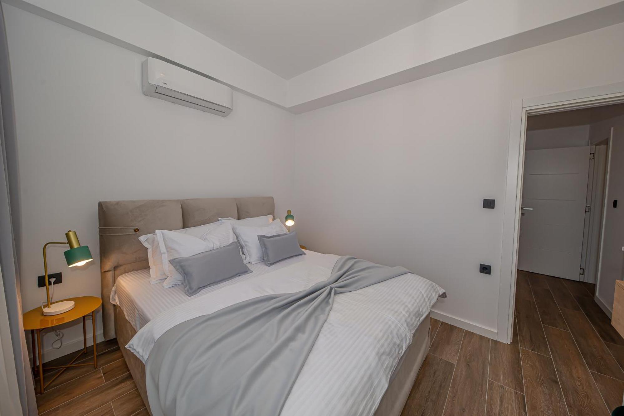N&N Lux Guest House บาร์ ภายนอก รูปภาพ